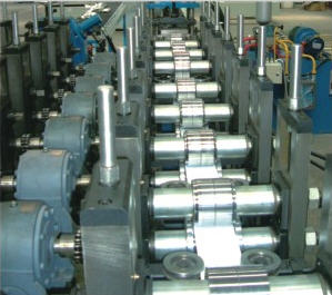 Side by side roll forming line