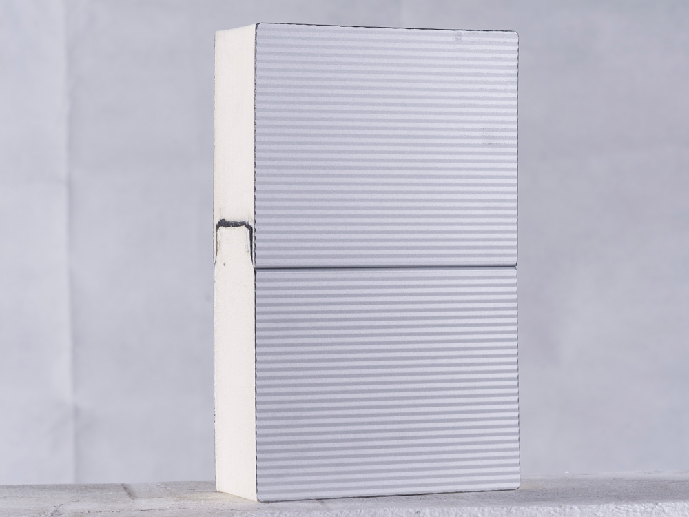 Polyurethane composite sandwich panel