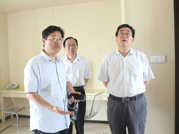 A vice mayor of xinxiang Wang Yumin line to tianfon group investigation research 
